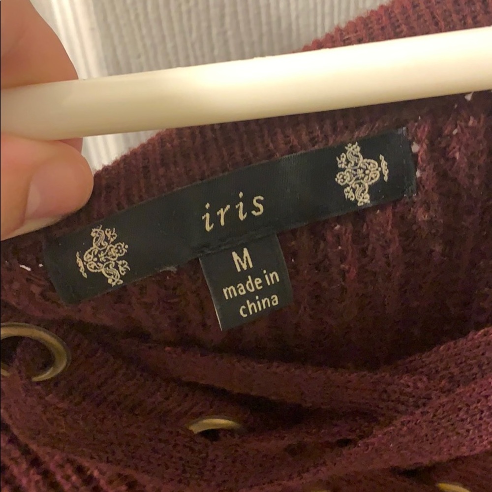 Maroon sweater - Picture 2 of 3